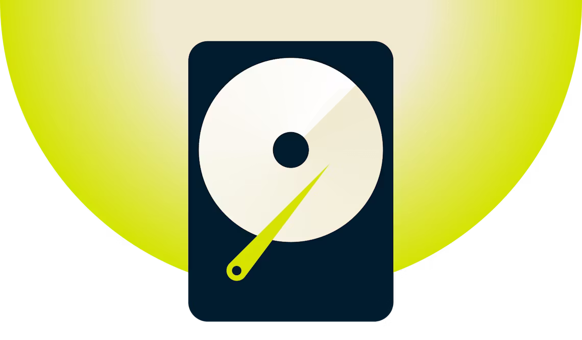 휴지통 위로 VPN 하드 드라이브를 들고 있는 손. Trusted Server는 하드 드라이브를 그림에서 제거합니다.